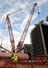 Das Einheben der 30 Tonnen schweren Kesselmodule